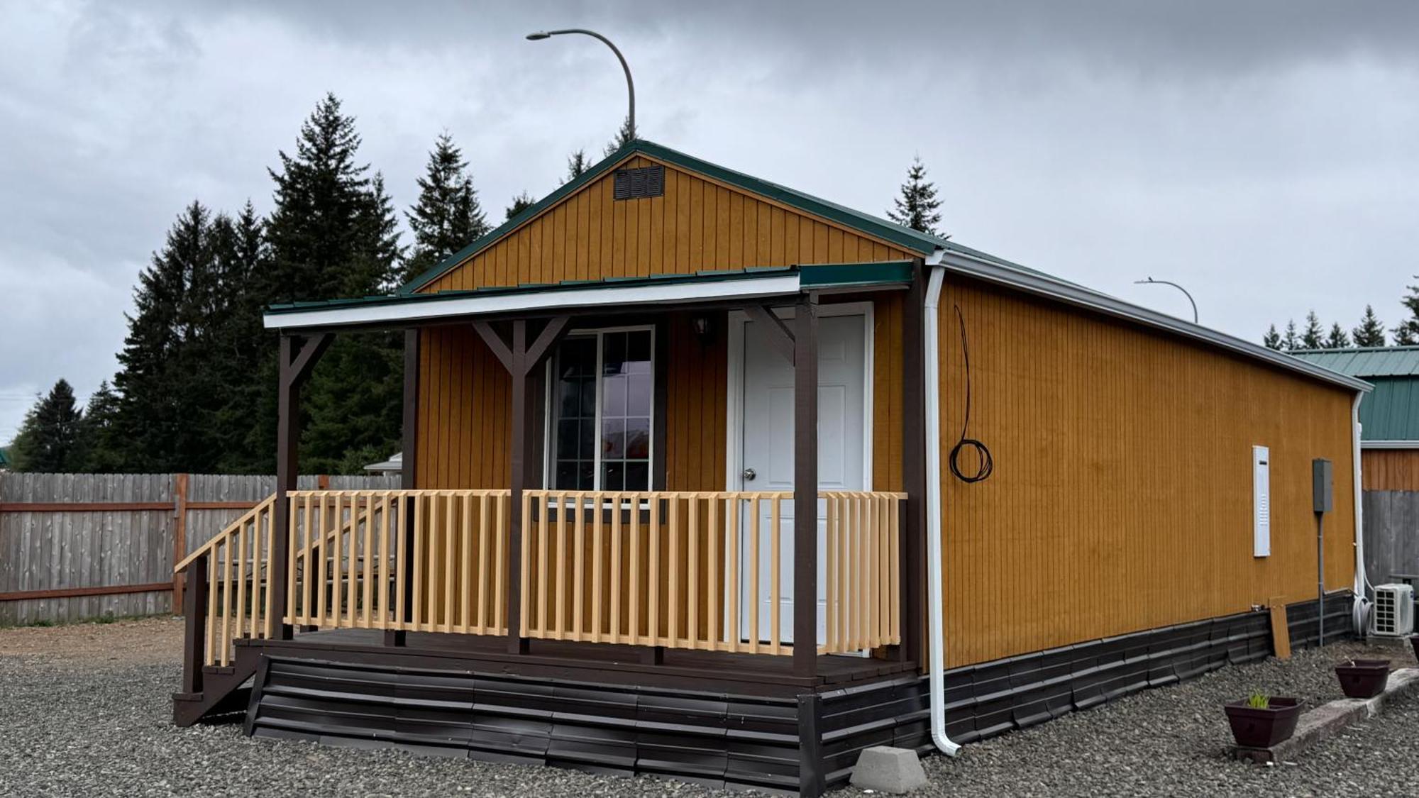 Far West Cabin-tiny Homes Forks