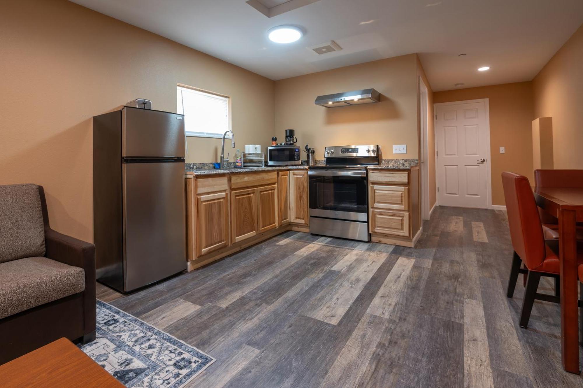 Far West Cabin-tiny Homes Chalet Forks