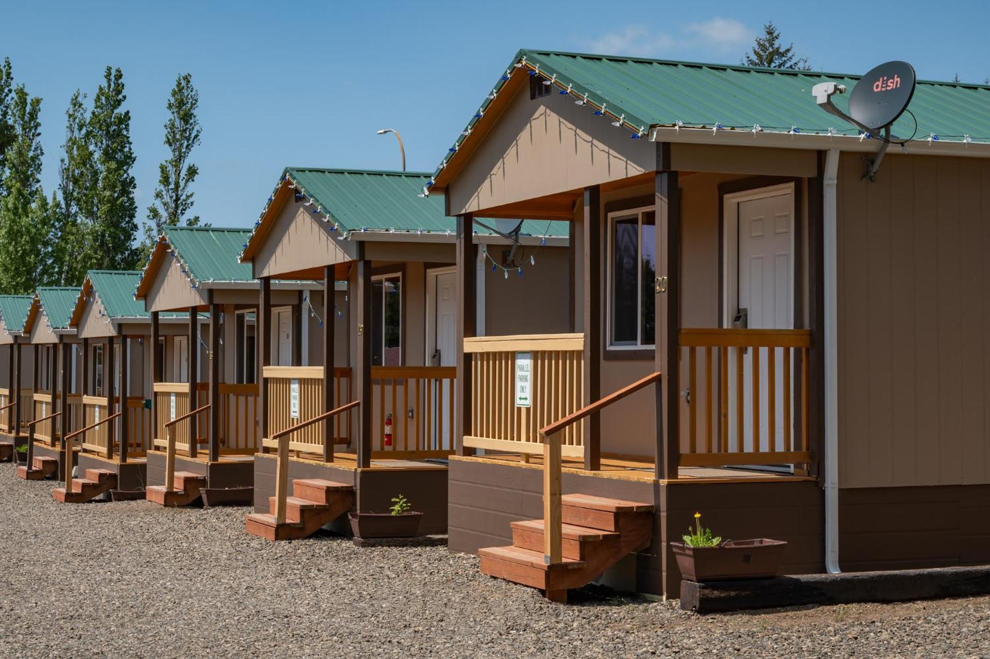 Far West Cabin-tiny Homes *